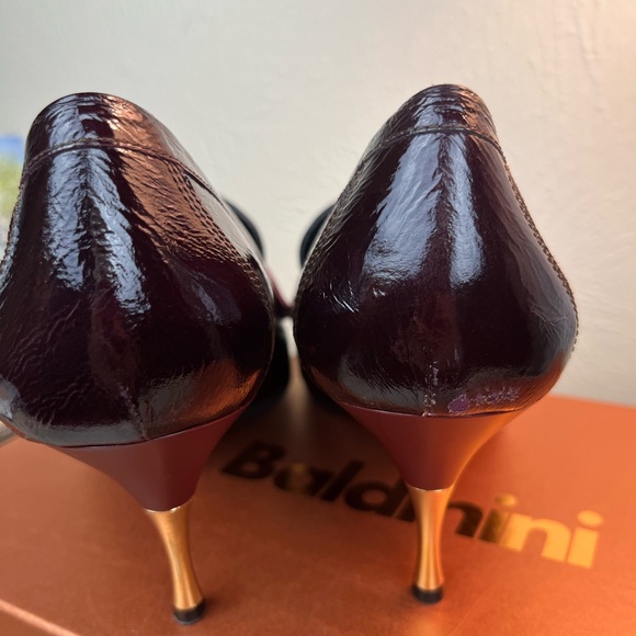 Baldinini Maroon Loafers w/ golden heels, IT size 39/US size 8.5 - Picture 6 of 13
